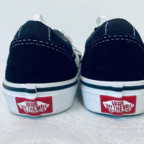 VANS OFF THE WALL Youth Sz 13 Low Top Classic Black/White Suede/Canvas Shoes EUC - Picture 4 of 7
